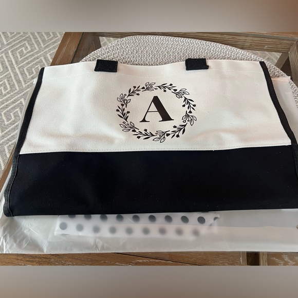 Beautiful jute/canvas tote bag. NWT Letter A - Picture 4 of 5